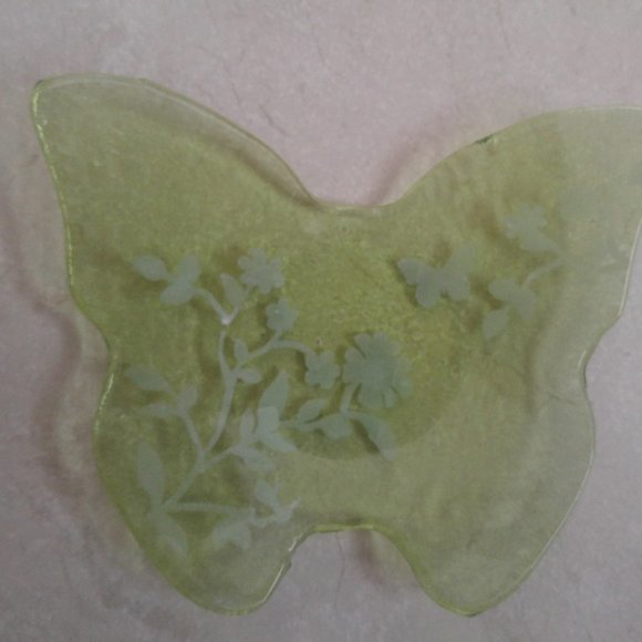 ⭐3/$12⭐ Green Glass Butterfly Decorative Plate - Picture 5 of 8